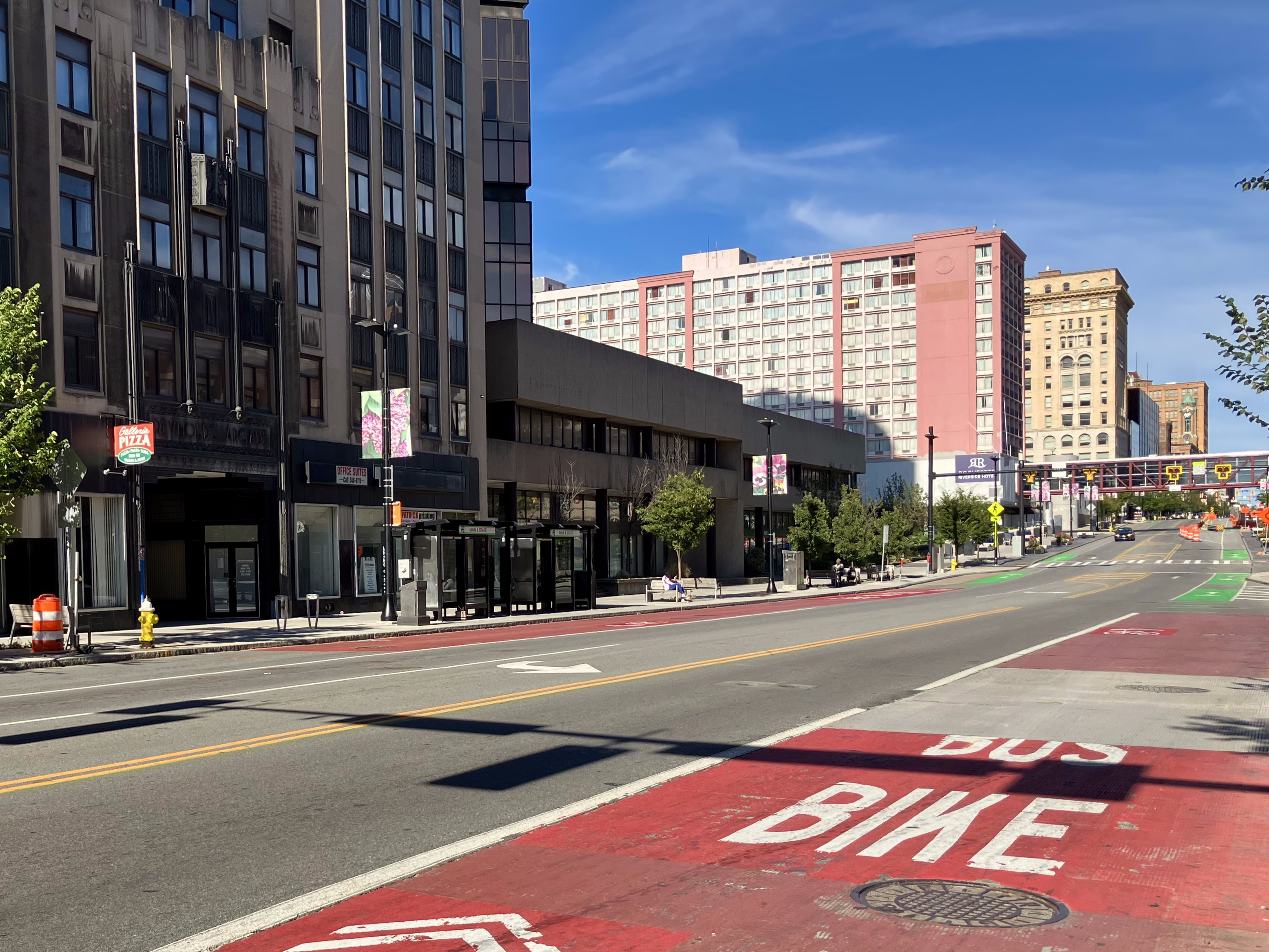 Bus & bike: I can't tell if this is better or worse than bikes with the cars.