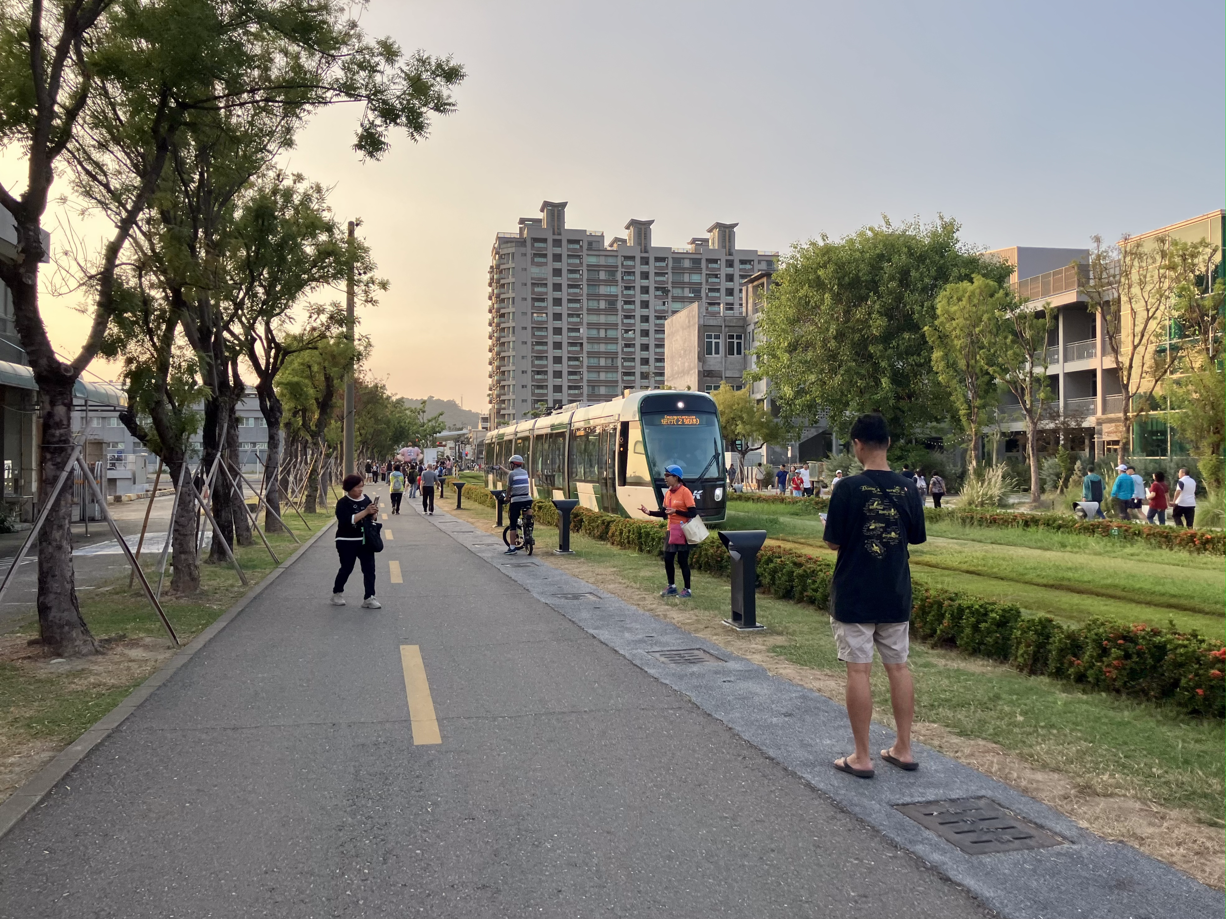 最新的高雄特色：輕軌。